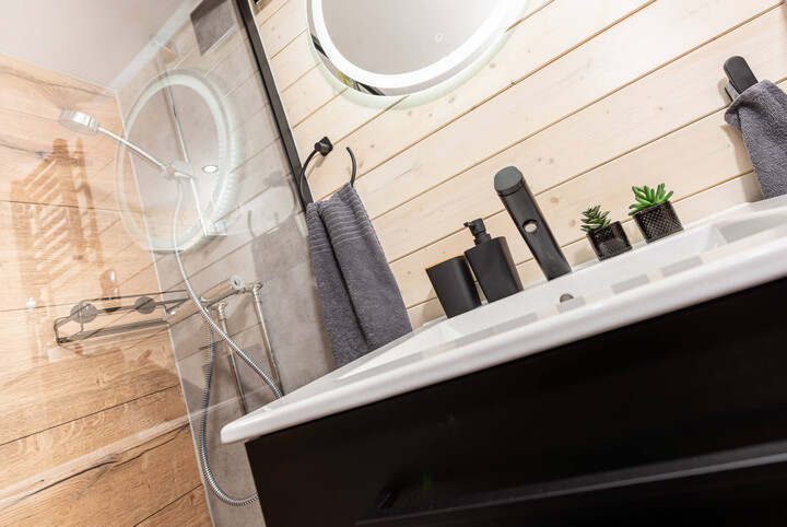 Tinyhouse-Wuerzburg-Eisingen-Dusche